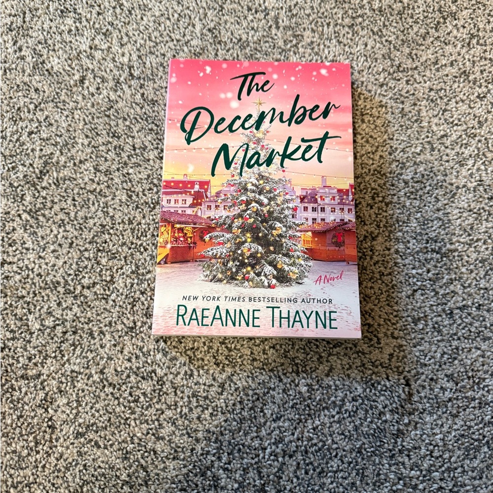 The December Market by RaeAnne Thayne - Pink Holiday Cover